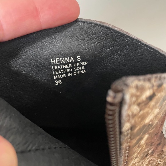 Never Worn Leather ASH Snakeskin Embossed Booties Ankle Boots Size 36 (6) - Picture 7 of 7